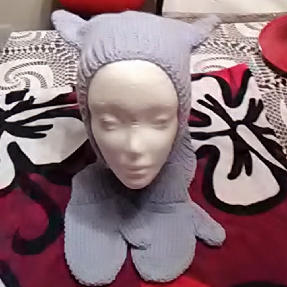 Two-piece hat set